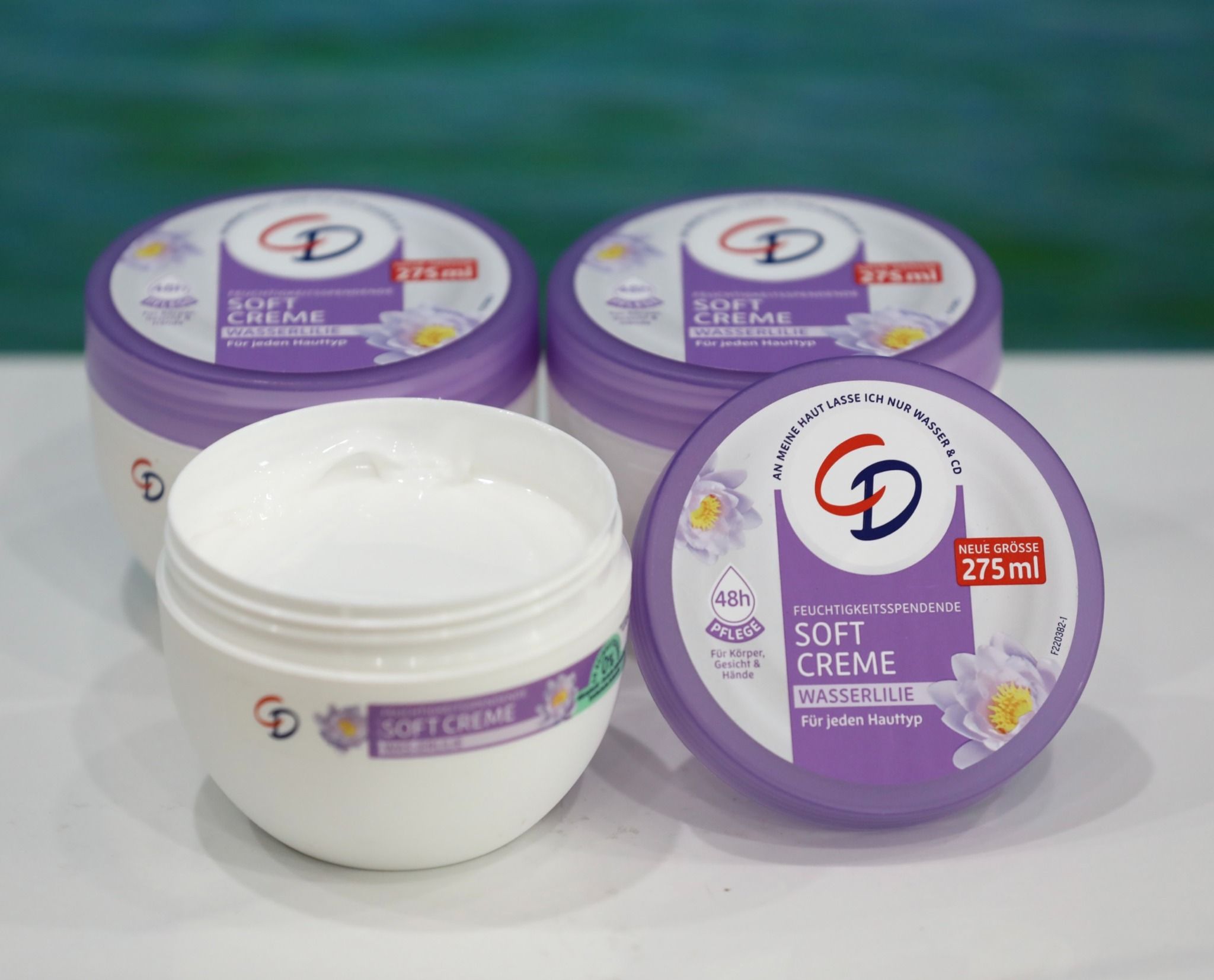 Kem dưỡng da CD Soft Creme Wasserlilie, hộp 275ml