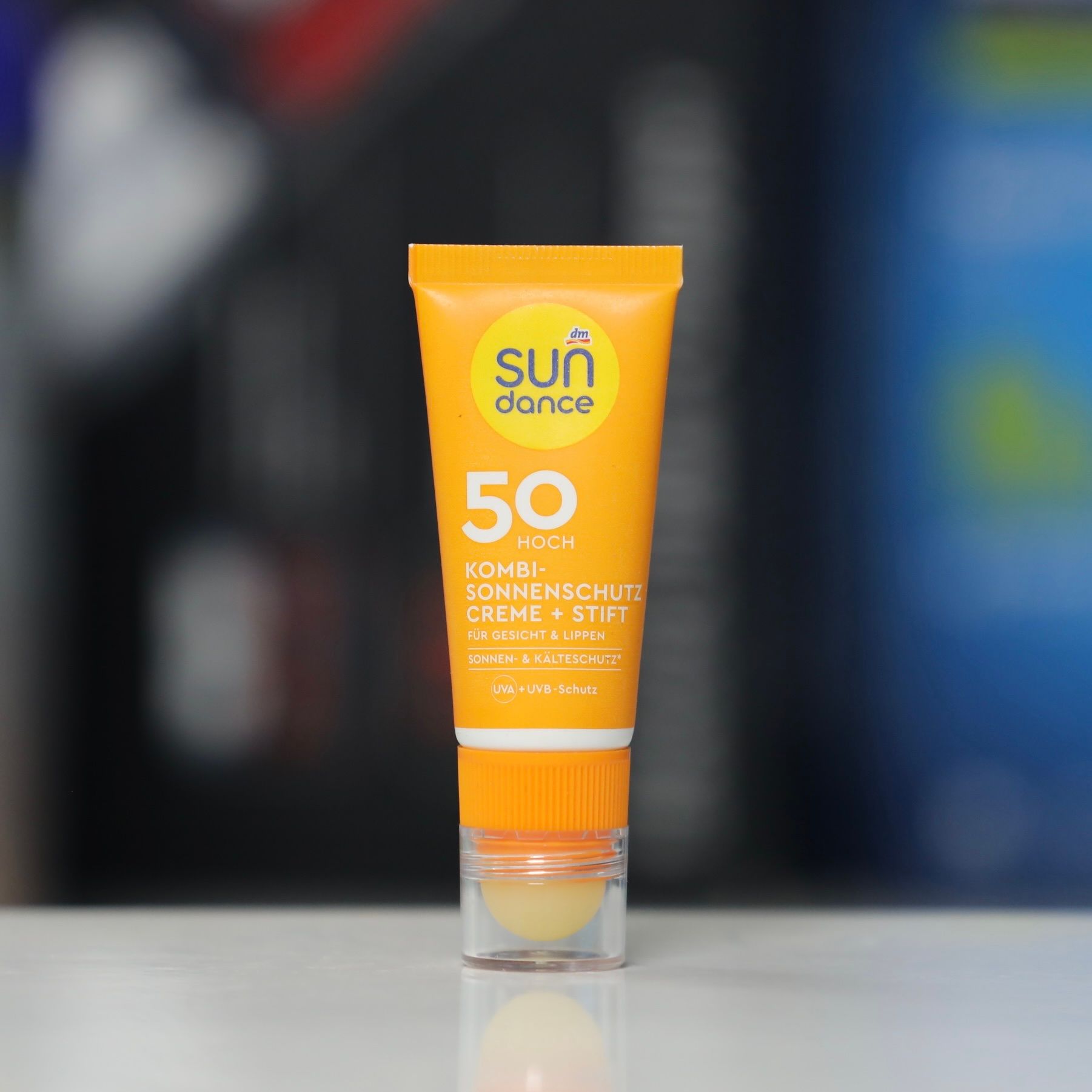 Son dưỡng môi + kem chống nắng Sundace 2in1