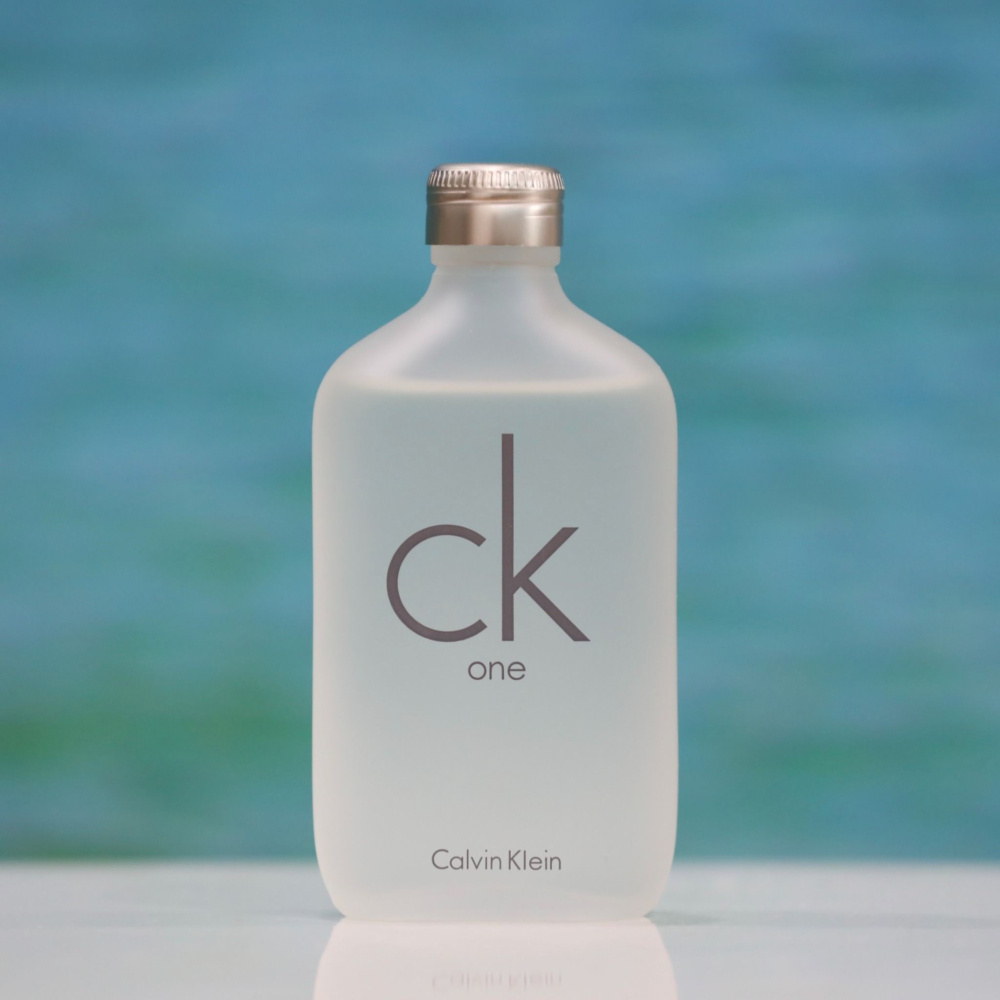 Nước hoa CK One màu trắng, chai 100ml
