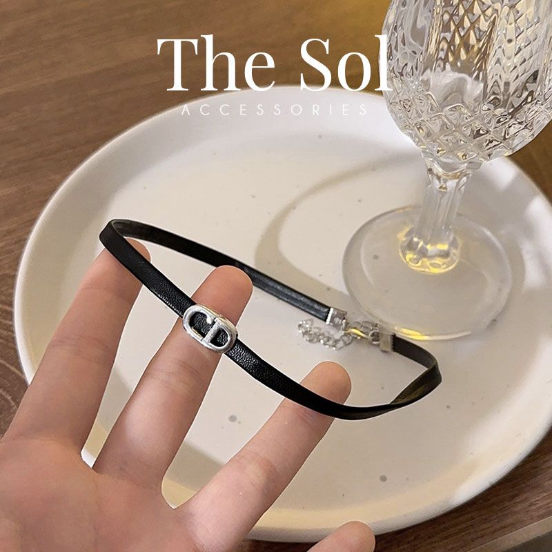 Choker Hàn Quốc Black Leather C.D