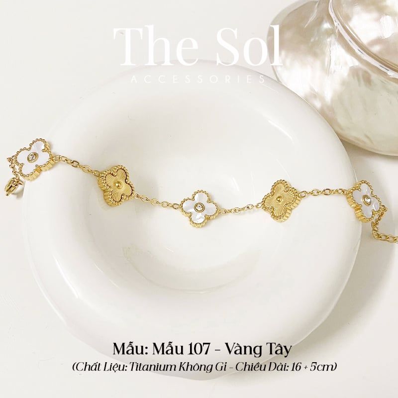 Lắc Tay Titan Blossom & White Lou - Mẫu 107