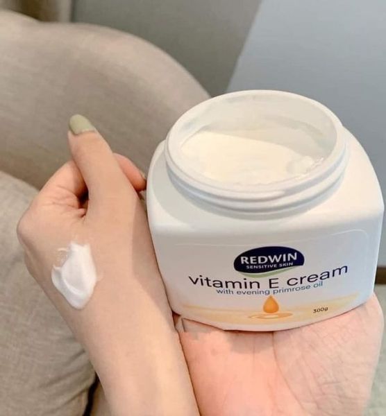 Kem dưỡng ẩm Redwin Vitamin E cream Úc