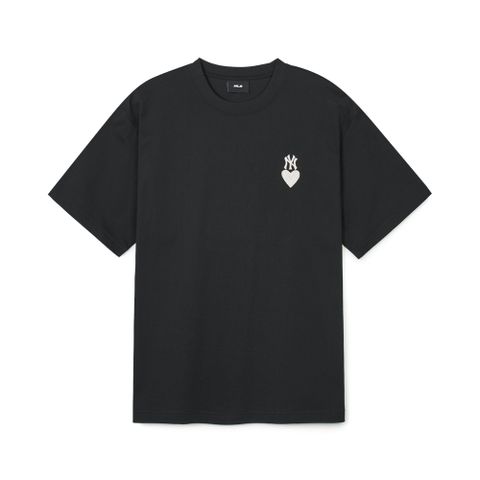 Áo Thun MLB Korea Heart Small Logo Overfit Short Sleeve T-Shirt New York Yankees Black 3ATSH0143-50BKS
