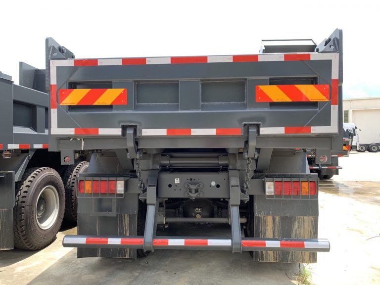 Xe Tải Ben 3 chân CHENGLONG H5 6×4 385HP