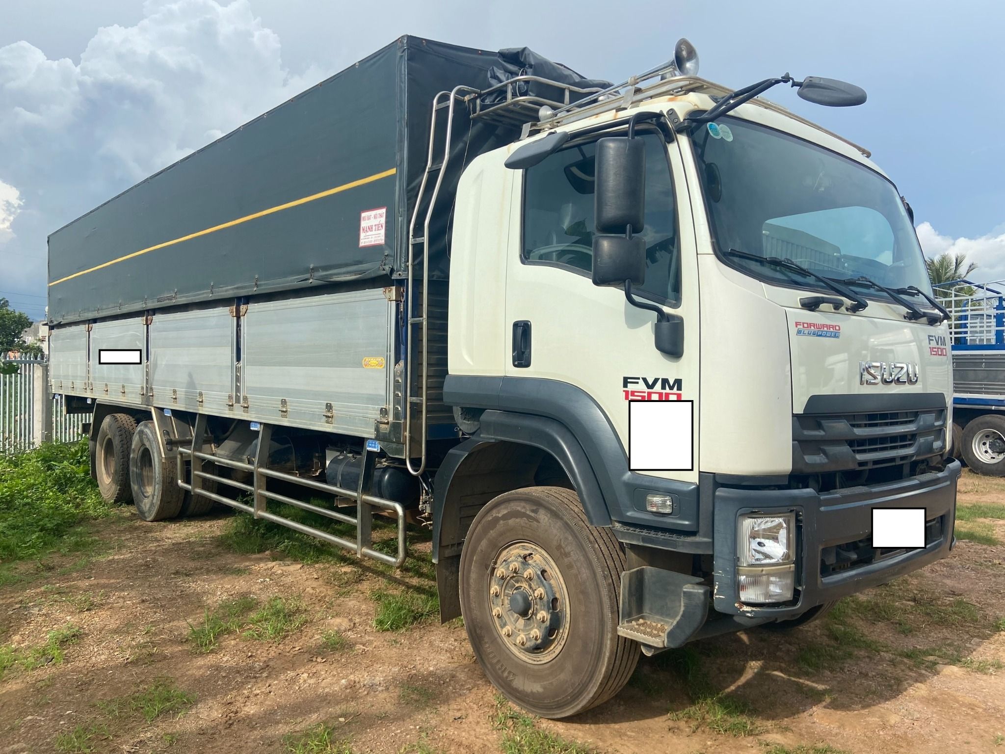 <b>(ĐÃ BÁN)<b>Xe tải ISUZU FVM 15 tấn , 3 chân, thùng 9m3 đời 2019 (Ô tô đã qua sử dụng)</b></b>