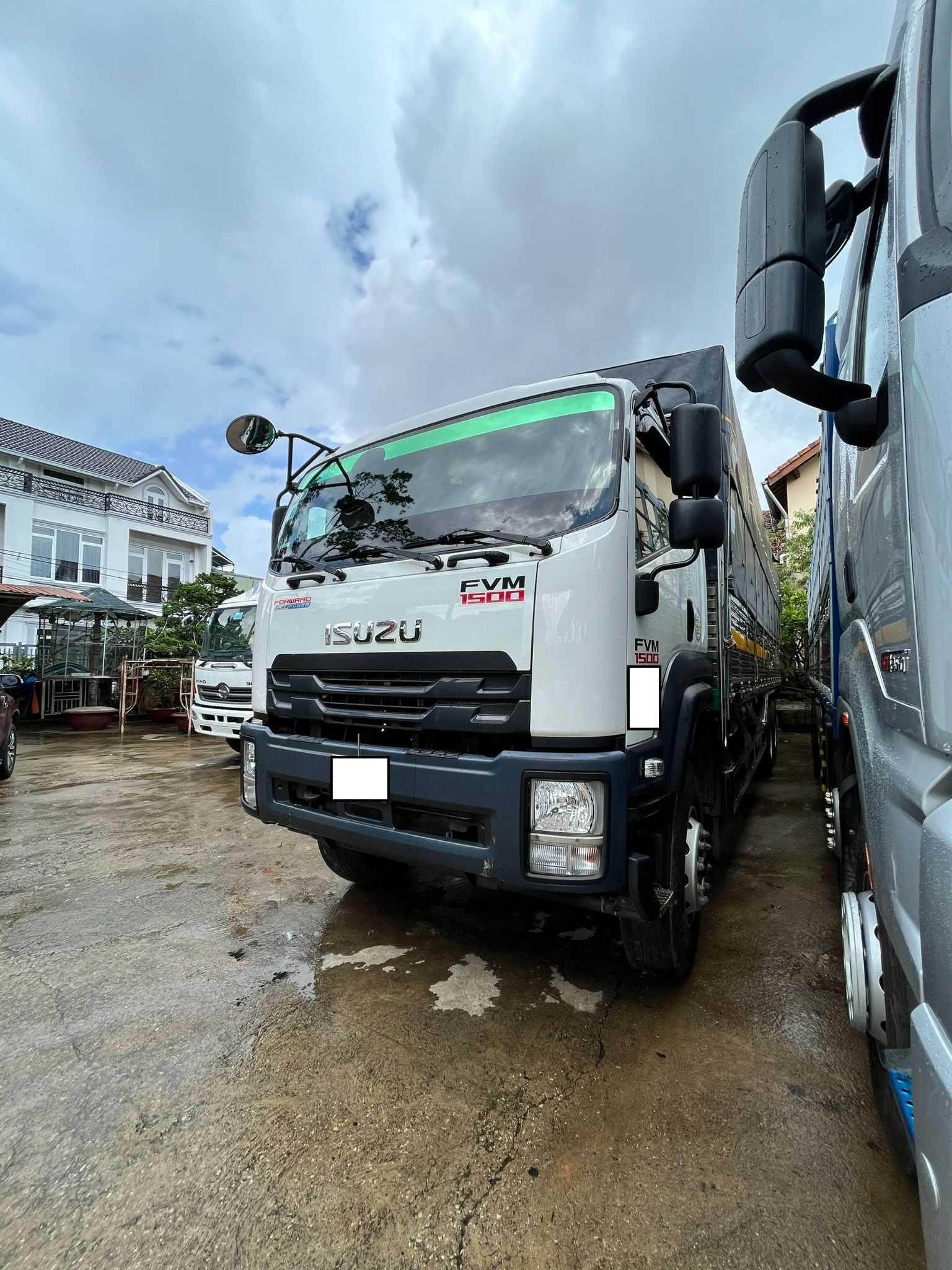 <b>(ĐÃ BÁN)<b> Xe tải ISUZU FVM 15 tấn , 3 chân, thùng 9m3 đời 2021 (Ô tô đã qua sử dụng)</b></b>