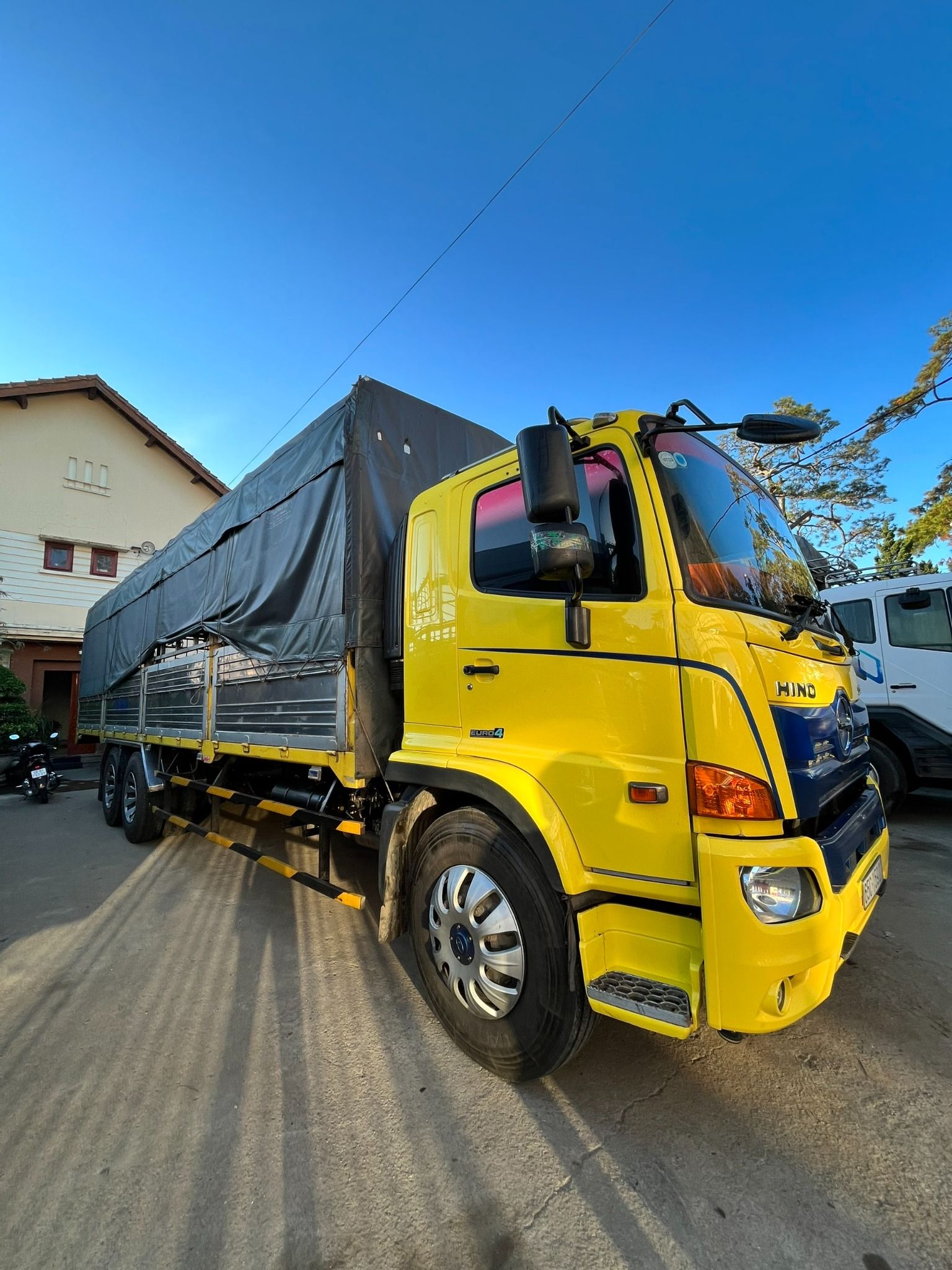 <b>(ĐÃ BÁN)<b> Xe Tải HINO FL 3 Chân 14 Tấn 2020 thùng 9m4 (Ô tô đã qua sử dụng)</b></b>