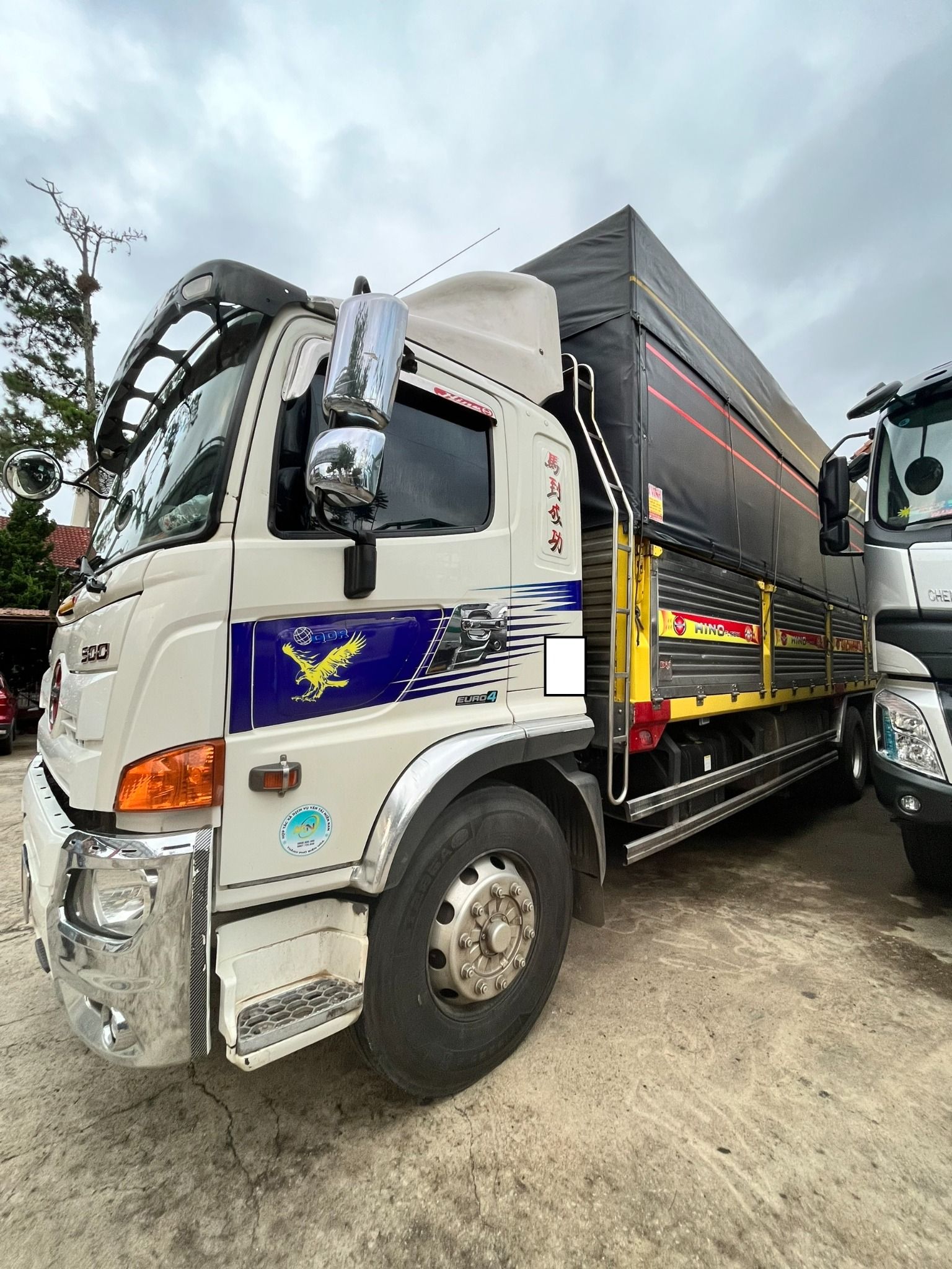 Xe Tải HINO FM 3 Chân 2018 cầu thật thùng 9m6 (Ô tô đã qua sử dụng)