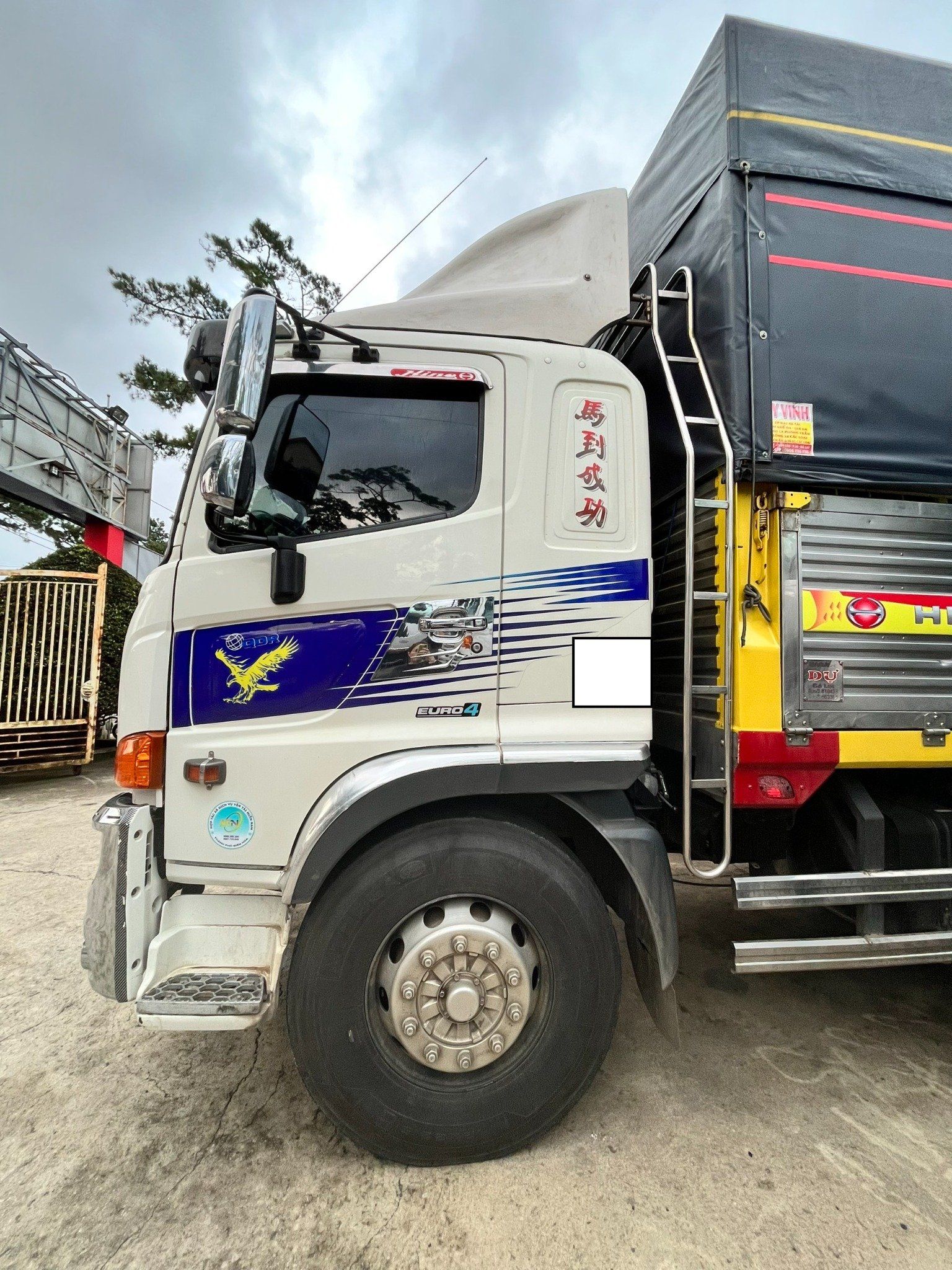 Xe Tải HINO FM 3 Chân 2018 cầu thật thùng 9m6 (Ô tô đã qua sử dụng)