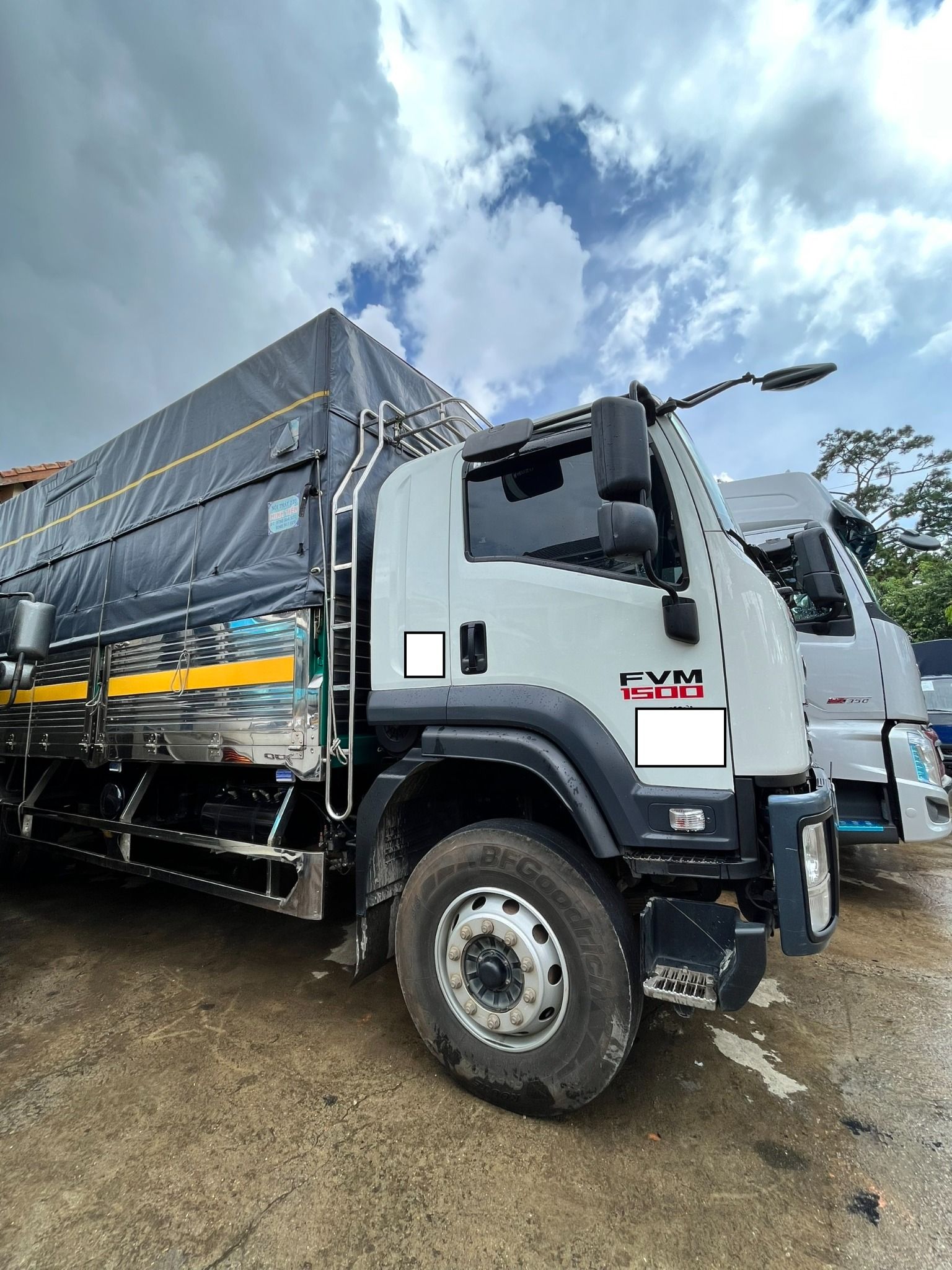 <b>(ĐÃ BÁN)<b> Xe tải ISUZU FVM 15 tấn , 3 chân, thùng 9m3 đời 2021 (Ô tô đã qua sử dụng)</b></b>