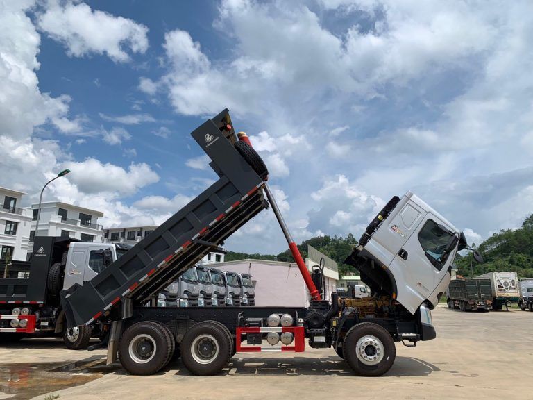 Xe Tải Ben 3 chân CHENGLONG H5 6×4 385HP