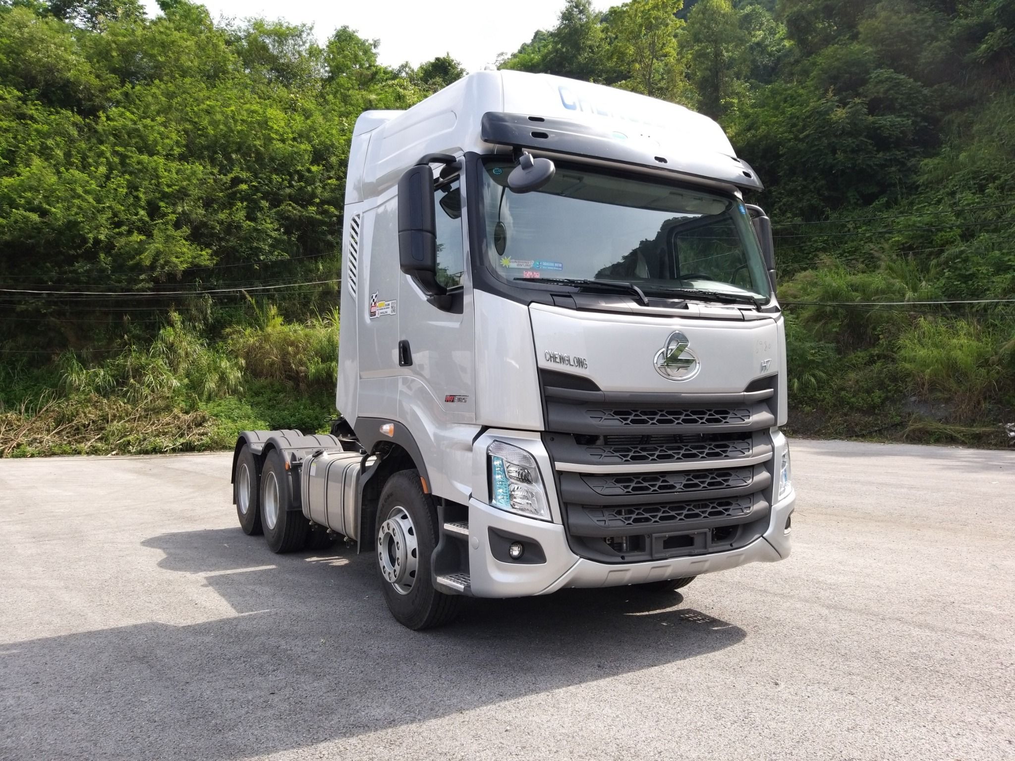 Xe đầu kéo CHENGLONG H7 385HP (CẦU LÁP)