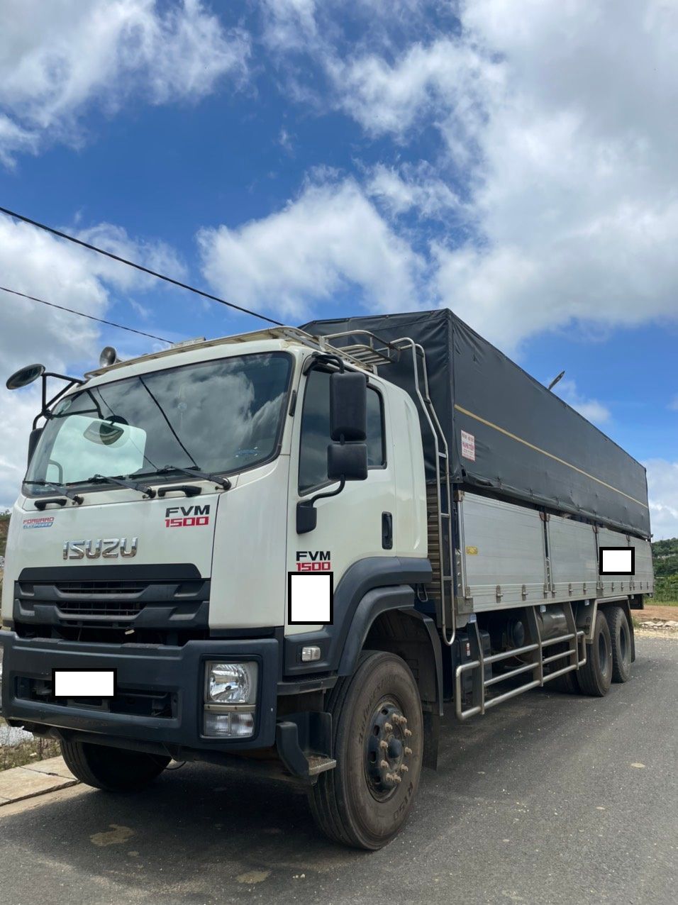 <b>(ĐÃ BÁN)<b>Xe tải ISUZU FVM 15 tấn , 3 chân, thùng 9m3 đời 2019 (Ô tô đã qua sử dụng)</b></b>