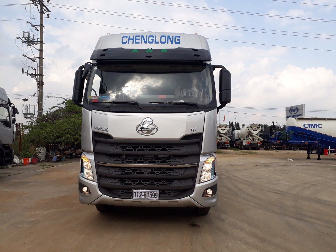 Xe đầu kéo CHENGLONG H7 385HP (CẦU LÁP)