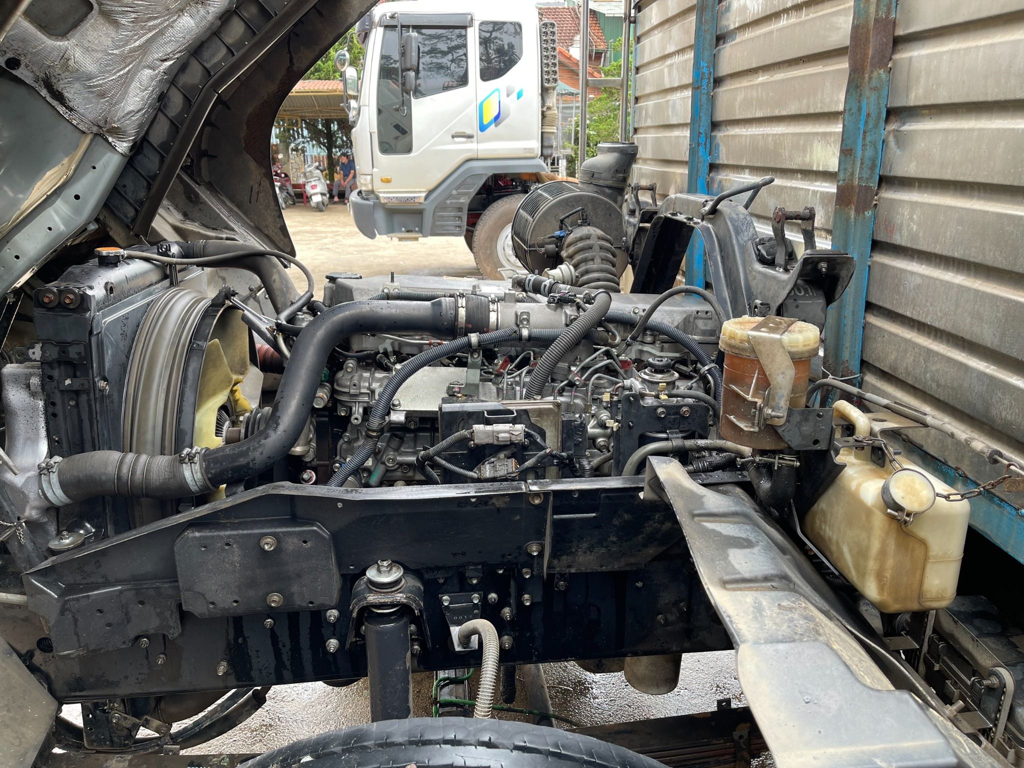 <b>(ĐÃ BÁN)<b> Xe tải ISUZU 15 tấn , 3 chân, thùng 9m5 đời 2014 (Ô tô đã qua sử dụng)</b></b>