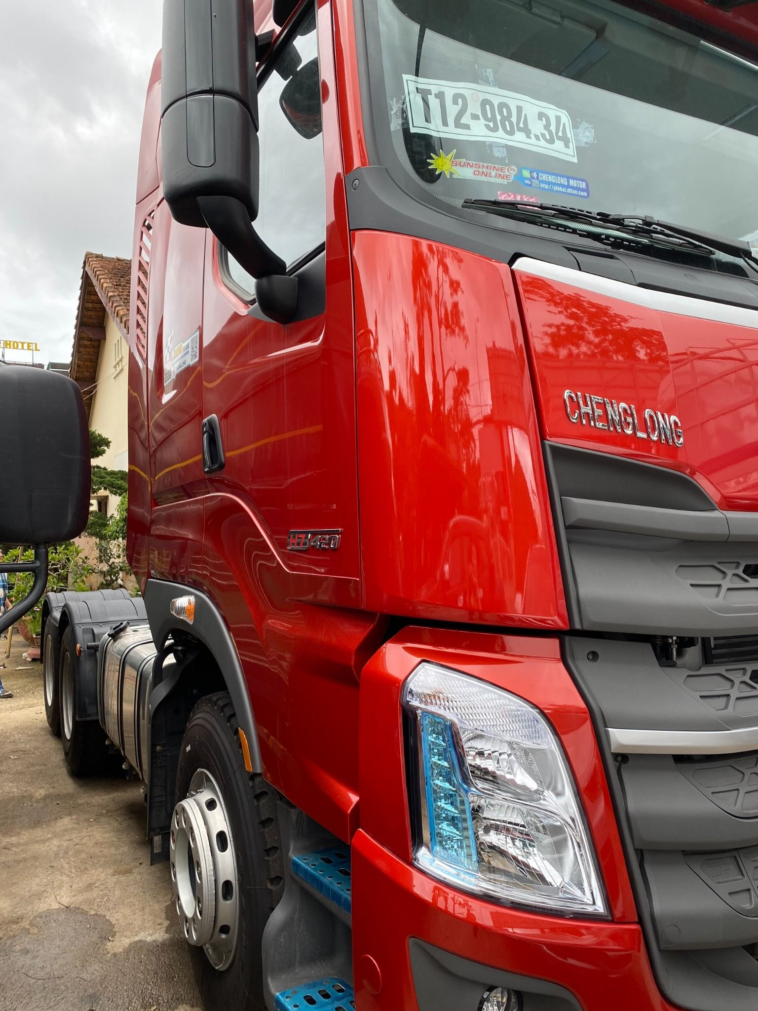 XE ĐẦU KÉO CHENGLONG H7 420HP (CẦU LÁP)