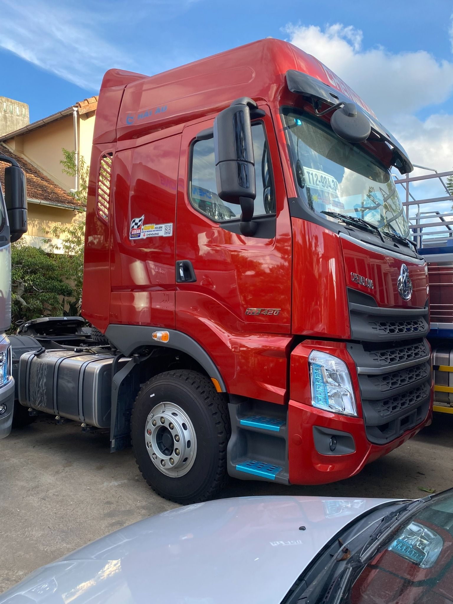 XE ĐẦU KÉO CHENGLONG H7 420HP (CẦU LÁP)