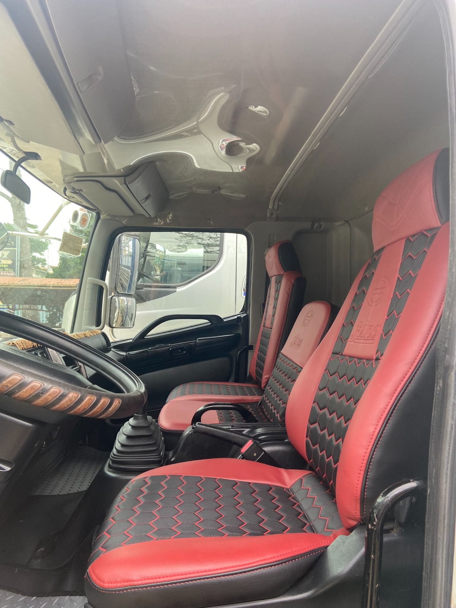<b>(ĐÃ BÁN)<b> Xe tải Hino FG 8t6 thùng 8m6 2017 (Ô tô đã qua sử dụng)</b></b>