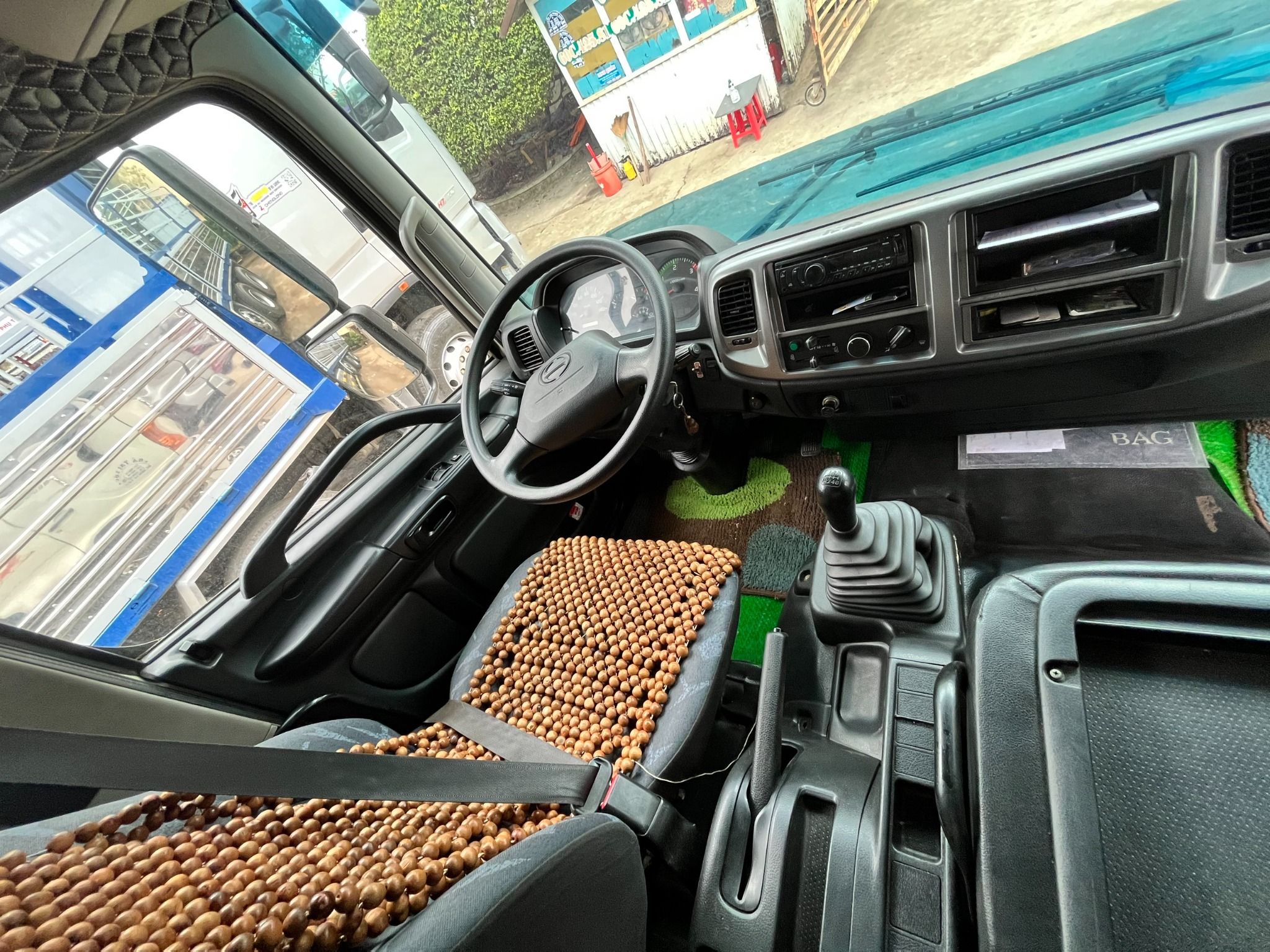 <b>(ĐÃ BÁN)<b> Hino FG 8t thùng 8m6 2017 (Ô tô đã qua sử dụng)</b></b>