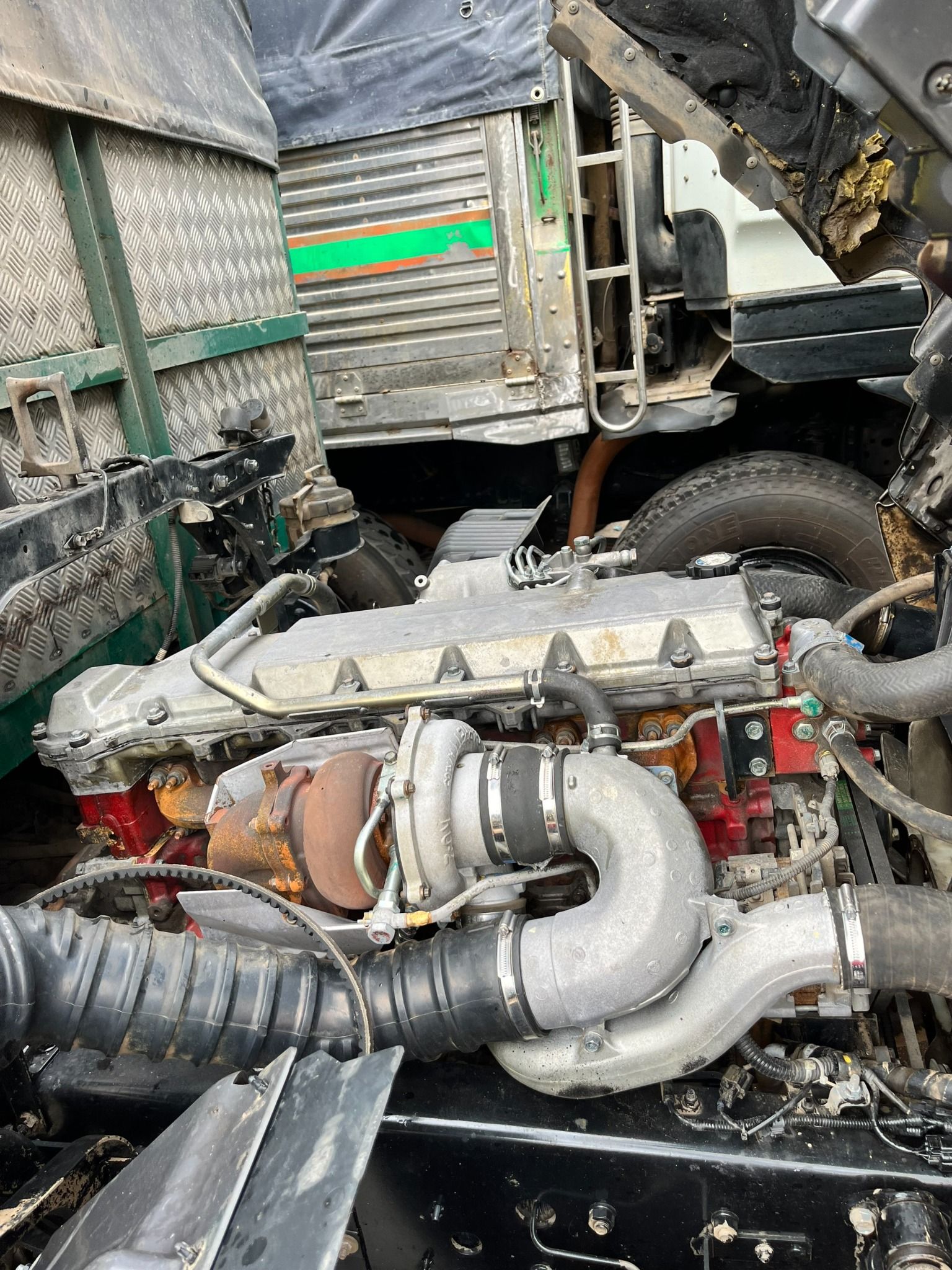 <b>(ĐÃ BÁN)<b> Xe Tải HINO FL 3 Chân 15 Tấn 2015 thùng 9m2 (Ô tô đã qua sử dụng)</b></b>