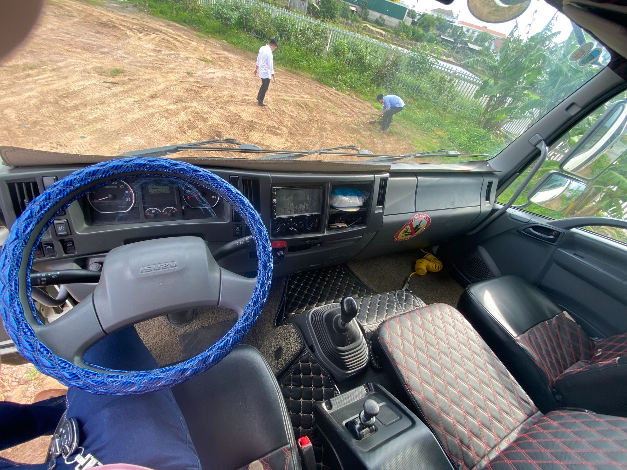 <b>(ĐÃ BÁN)<b>Xe tải ISUZU FVM 15 tấn , 3 chân, thùng 9m3 đời 2019 (Ô tô đã qua sử dụng)</b></b>