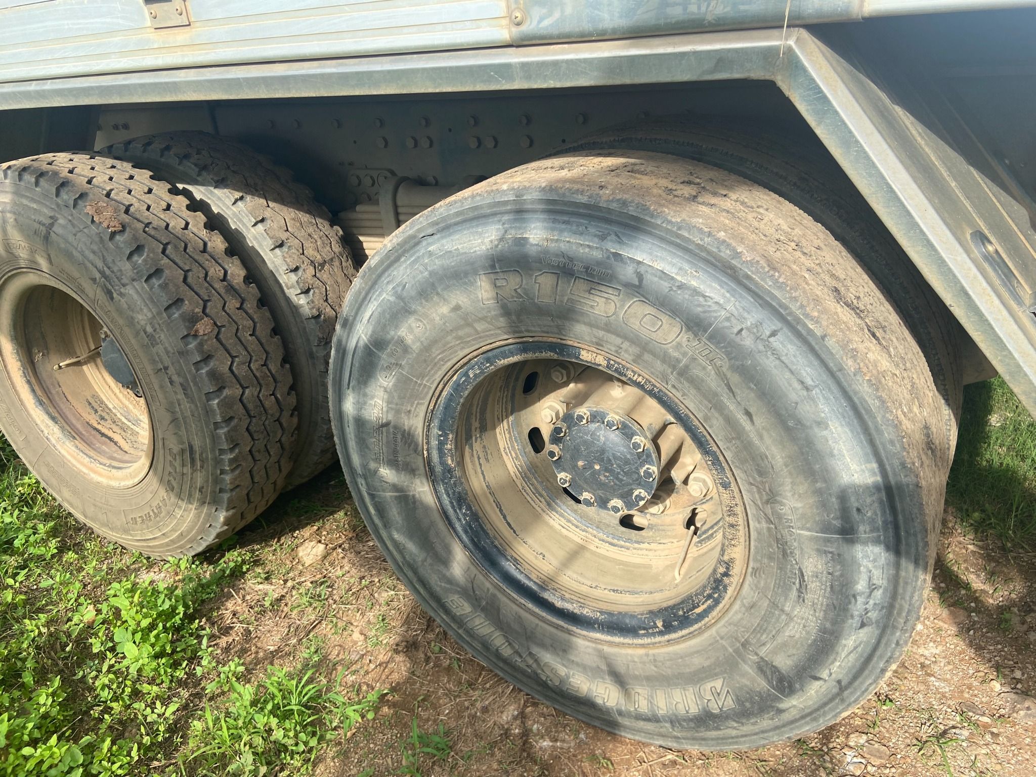 <b>(ĐÃ BÁN)<b>Xe tải ISUZU FVM 15 tấn , 3 chân, thùng 9m3 đời 2019 (Ô tô đã qua sử dụng)</b></b>