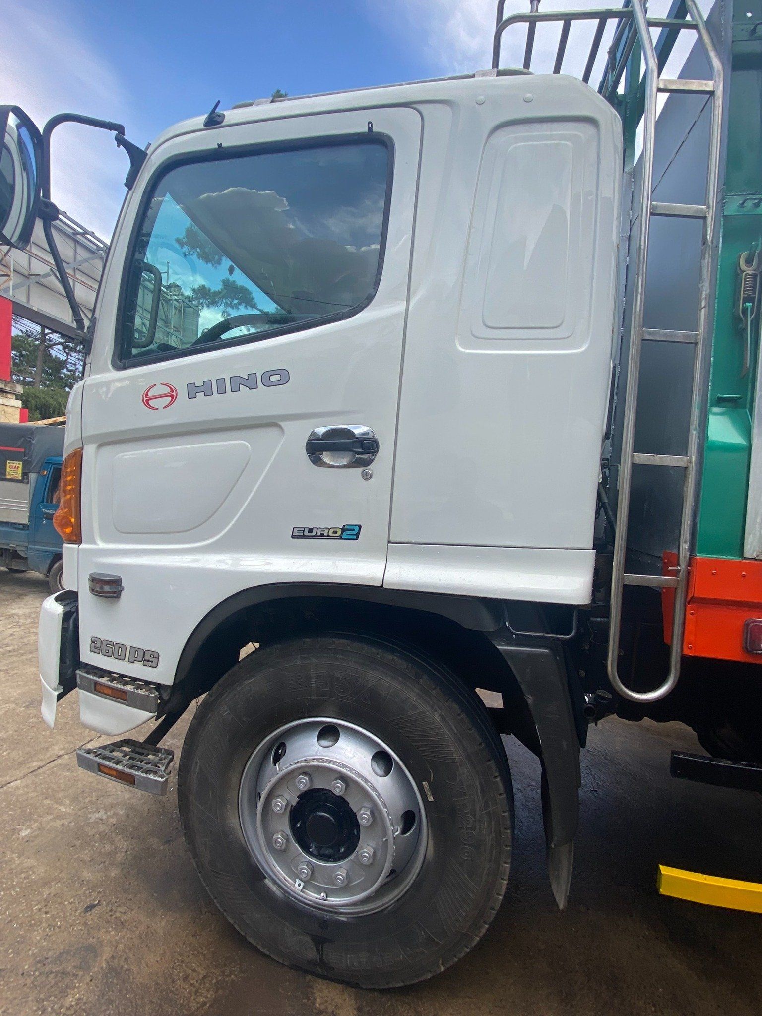<b>(ĐÃ BÁN)<b> Xe Tải HINO FL 3 Chân 15 Tấn 2015 thùng 9m2 (Ô tô đã qua sử dụng)</b></b>