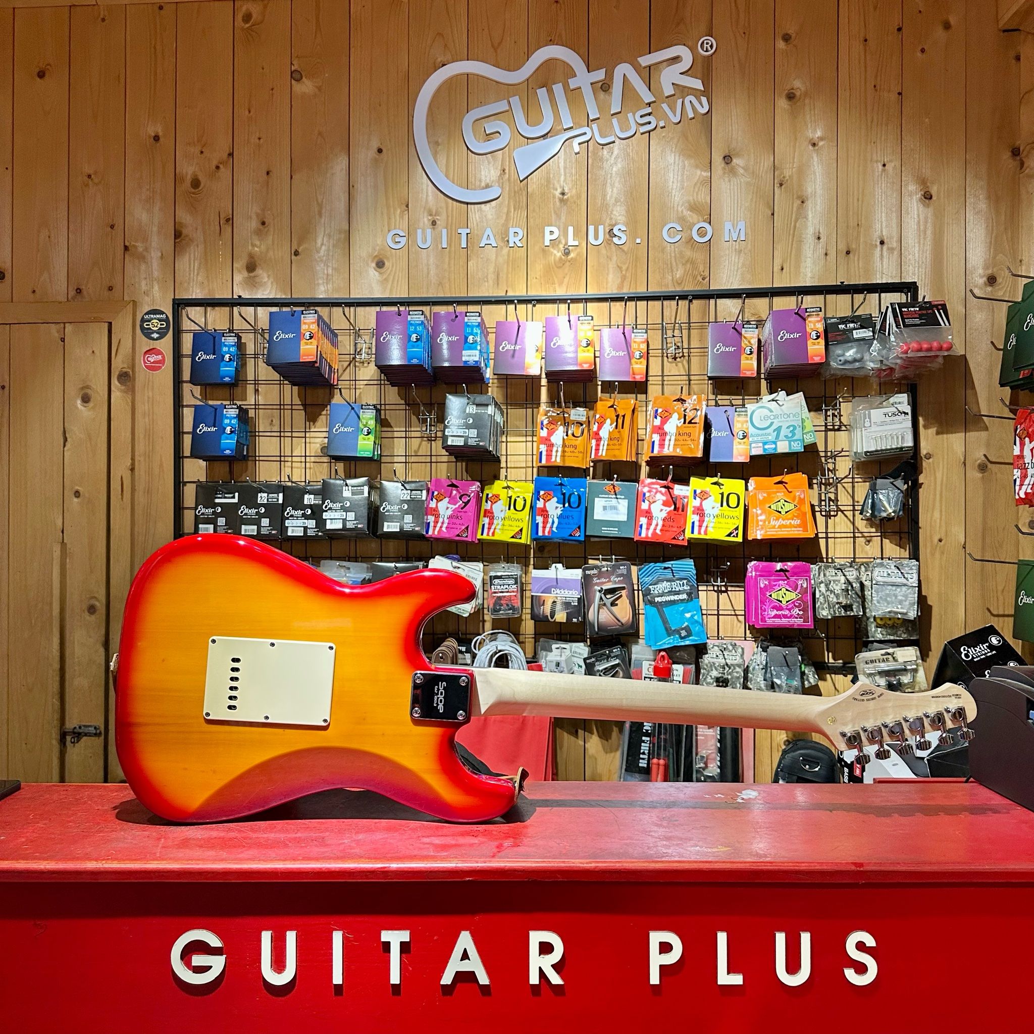 Guitar điện Sqoe SEST250 CS