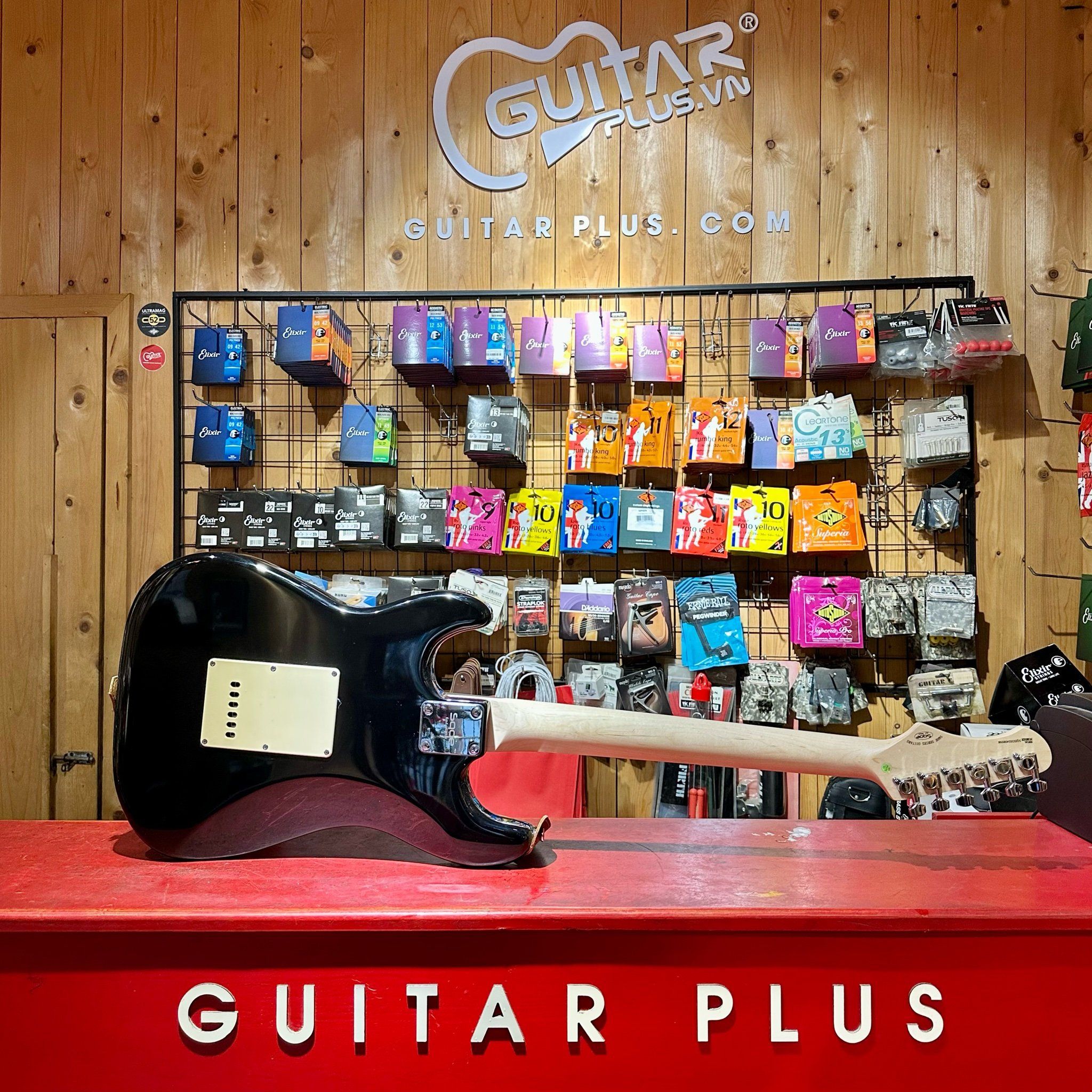 Guitar điện Sqoe SEST250 BK