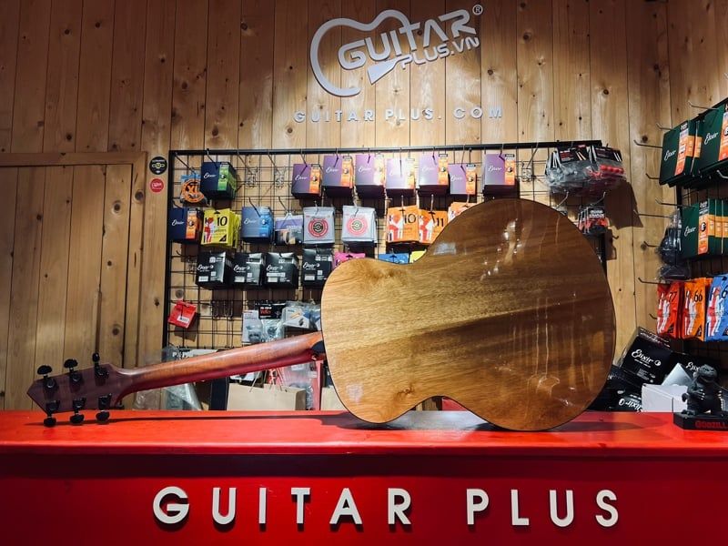 Guitar Plus Master by Luthier Diamond Series 102