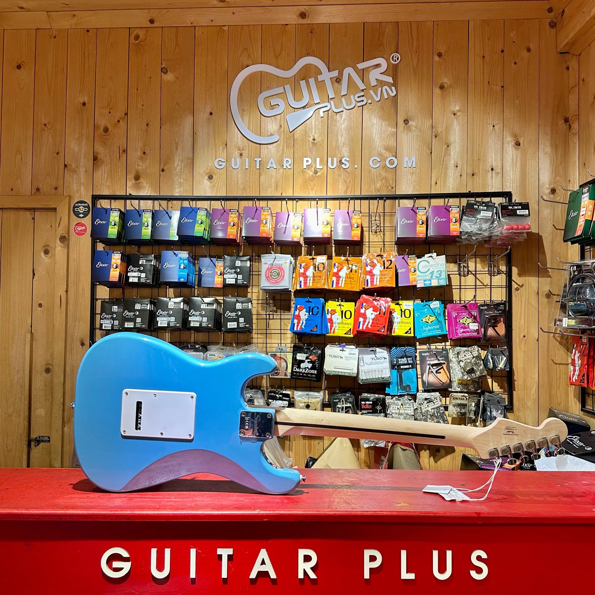 Guitar điện Squier Sonic Strat HSS Maple California Blue