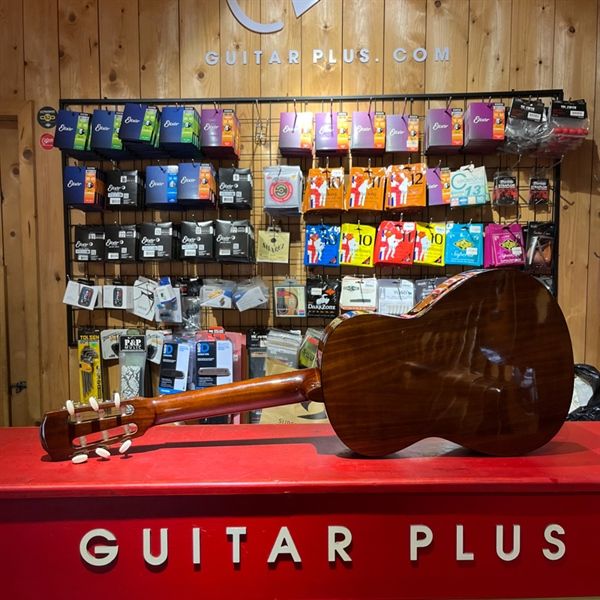 Guitar Plus Classic NS2 Mini 1/2