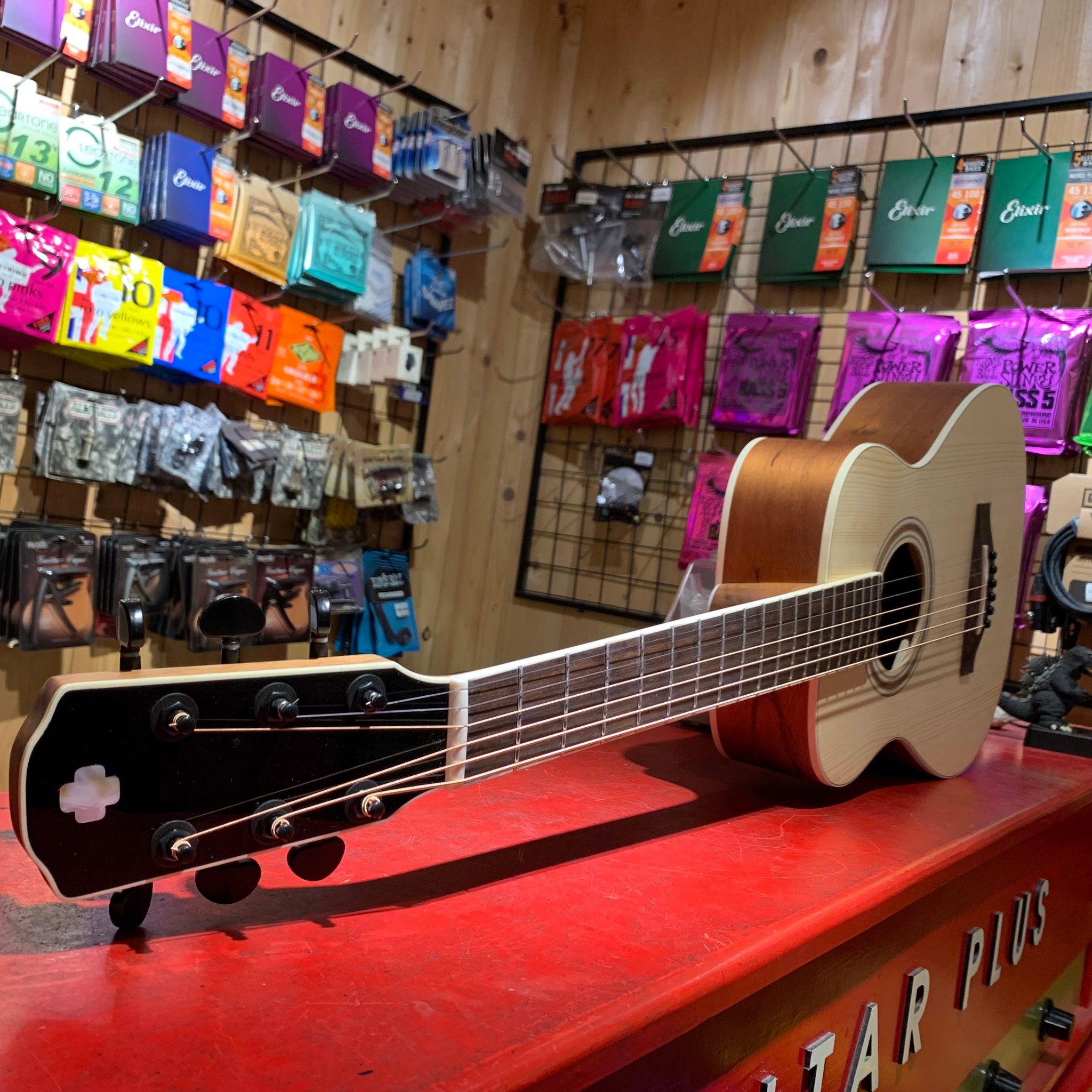 Guitar Plus F0 Premium Mini
