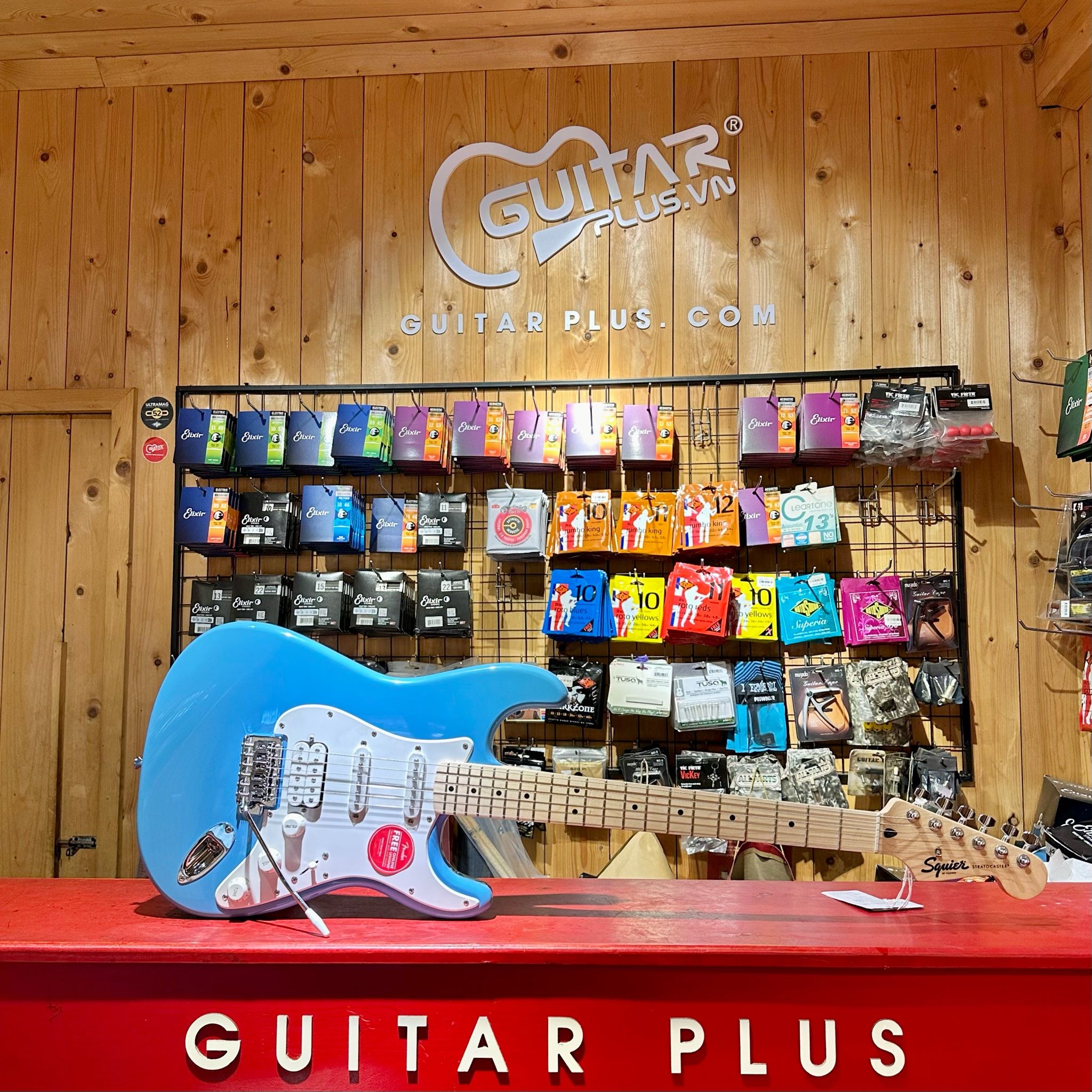 Guitar điện Squier Sonic Strat HSS Maple California Blue