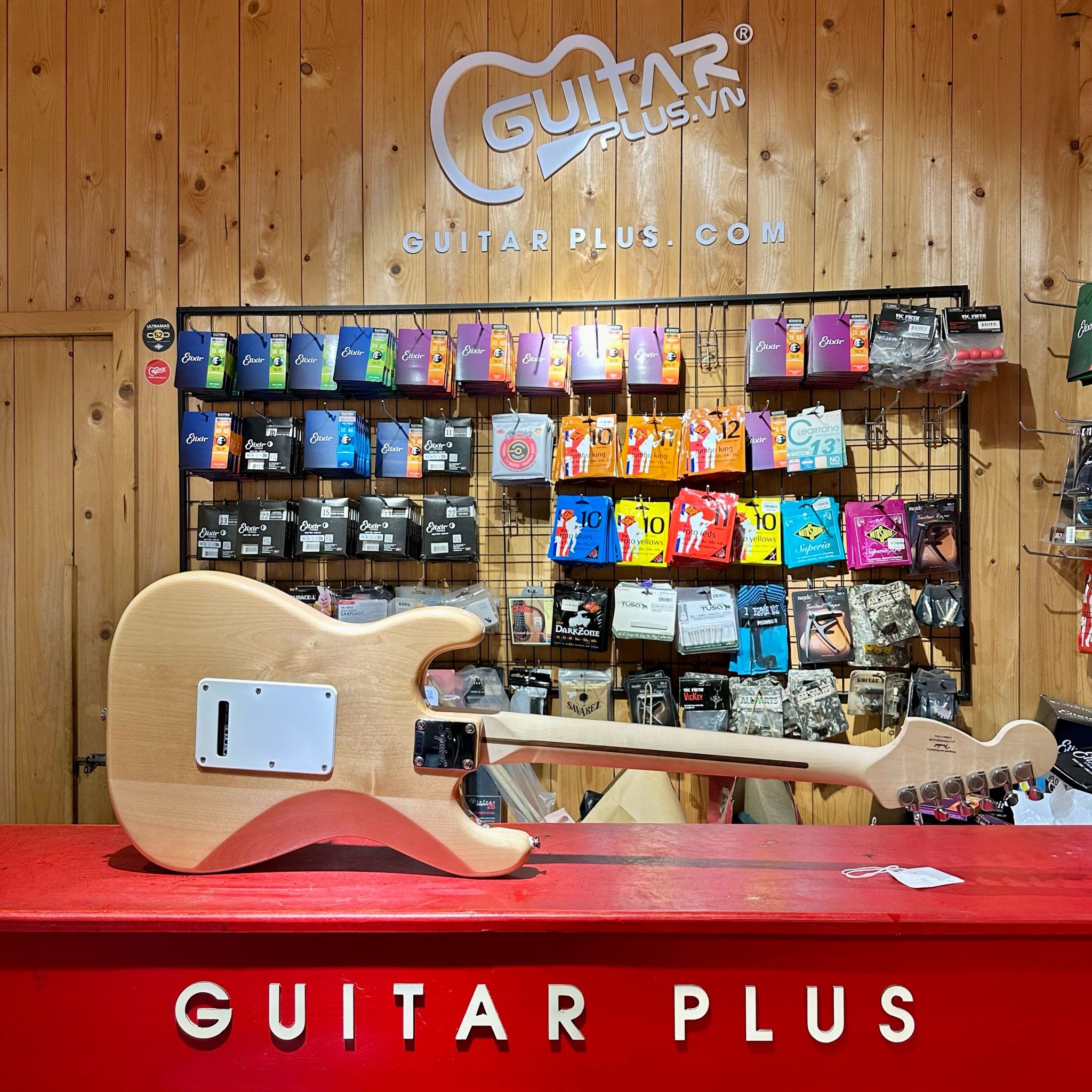 Guitar điện Squier FSR Affinity Strat Laurel HSS Natural