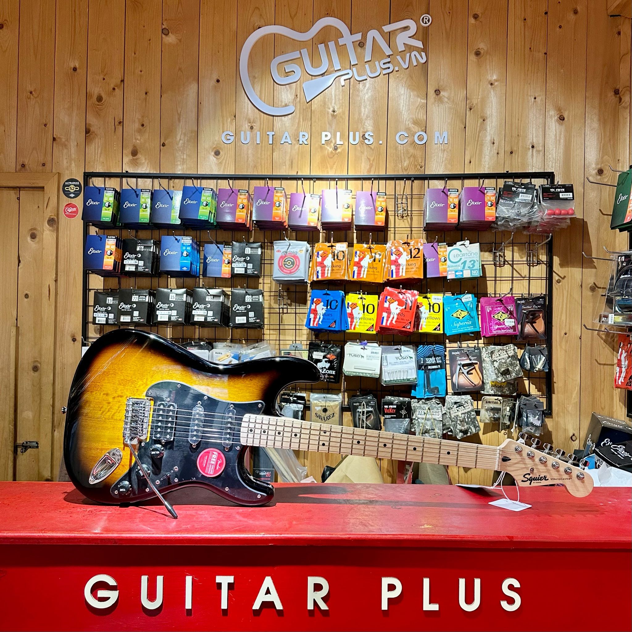 Guitar điện Squier Sonic Strat HSS, 2 Colour Sunburst
