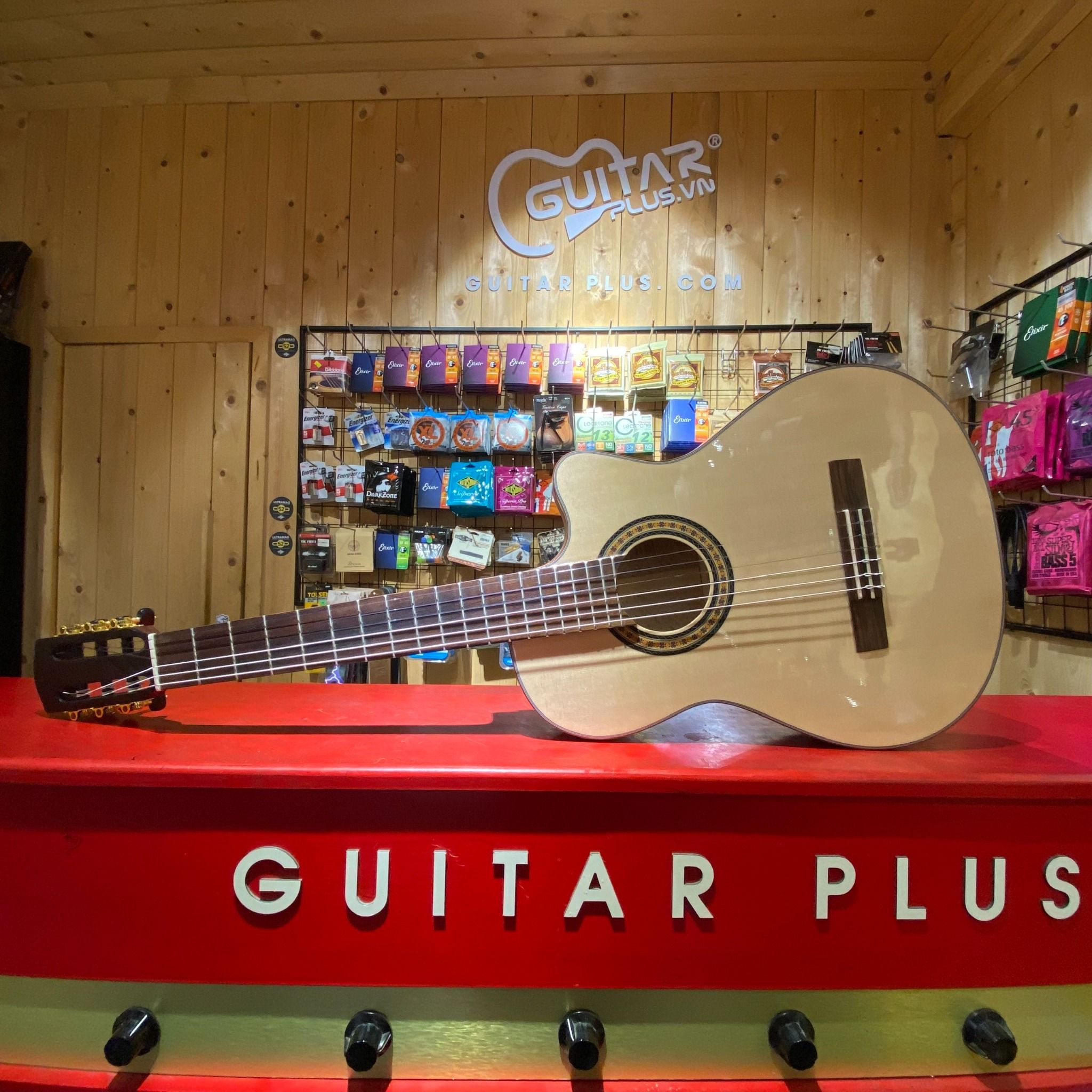GuitarPlus Classic NS3C