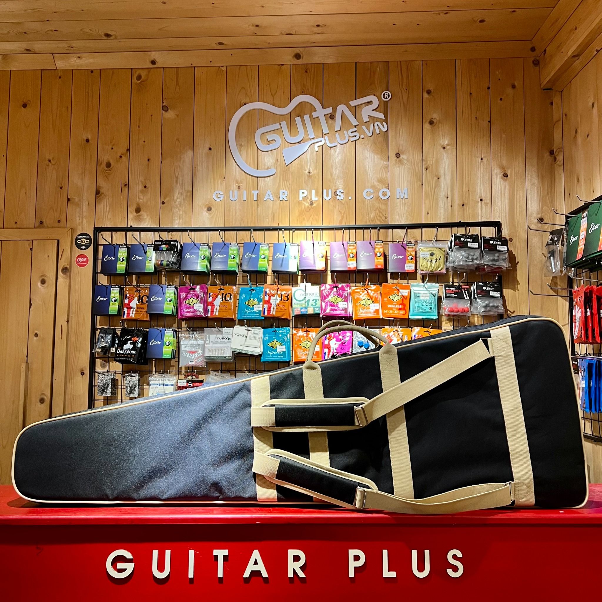  GuitarPlus GB-8 Bass - Black 