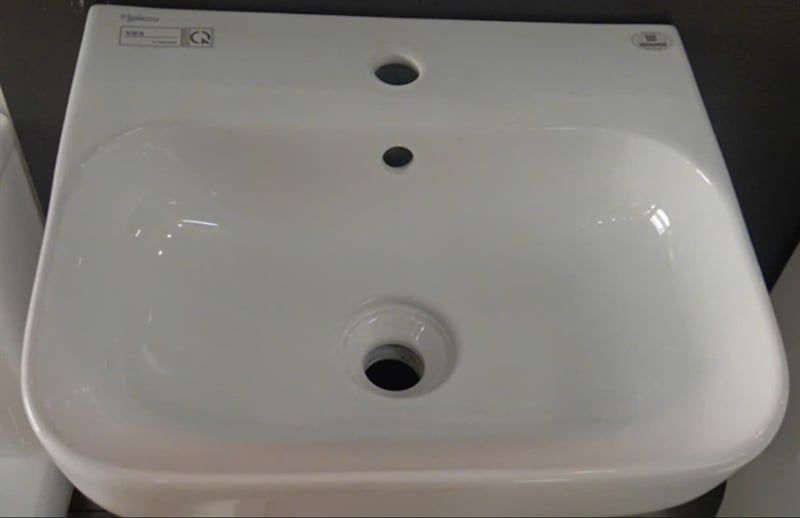 Lavabo treo tường hình chữ nhật V23 Viglacera