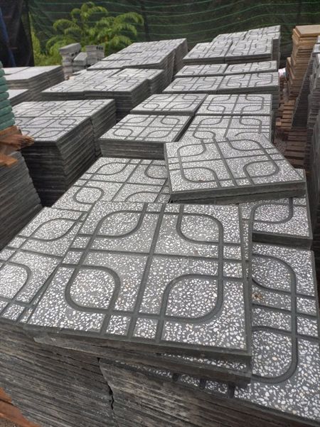 GẠCH VĨA HÈ MẮT PHỤNG XÁM ( giá kho) 40*40