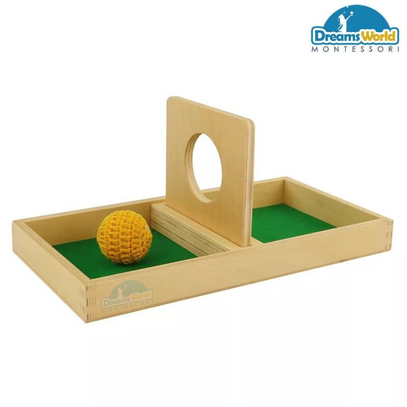 Giáo Cụ Montessori - Luồn quả bóng len - Imbucare board with Kint ball