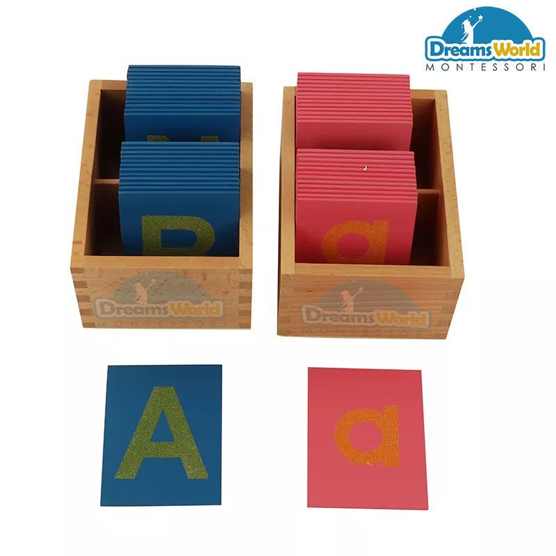Giáo Cụ Montessori - Chữ viết thường và viết hoa tiếng Anh in nhám - Lower and Capital Case Sandpaper Letters w/ Boxes