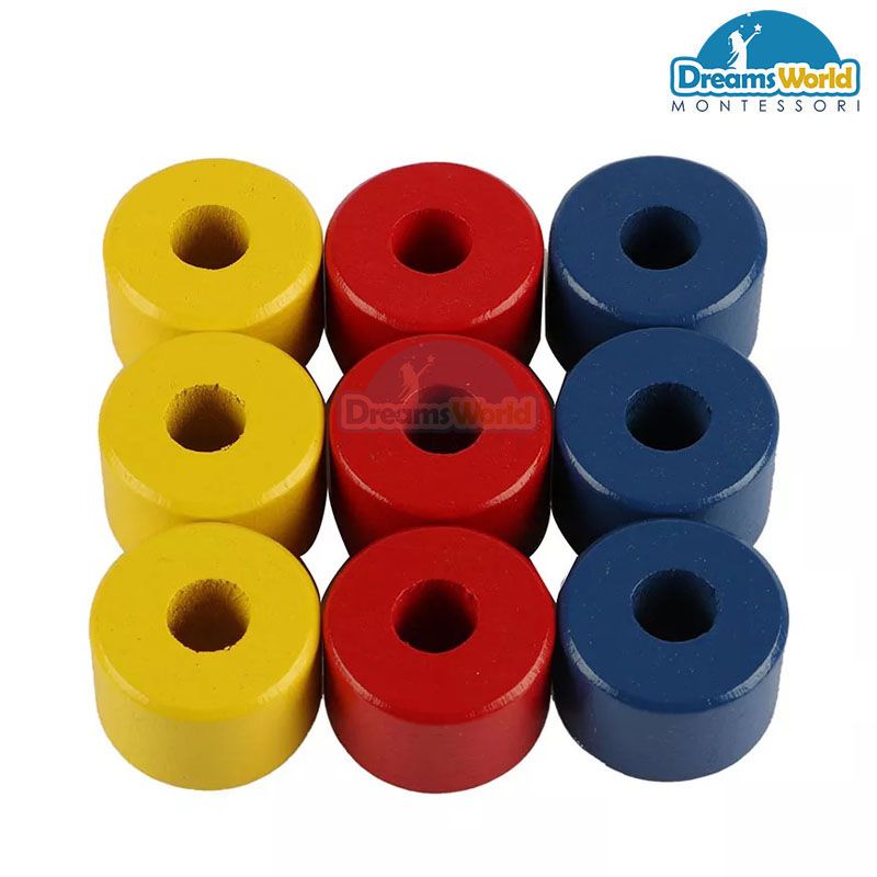 Giáo Cụ Montessori - 3 đĩa tròn khác màu trên 3 trục thẳng đứng - Colored Discs on 3 Colored Dowels-beech basic
