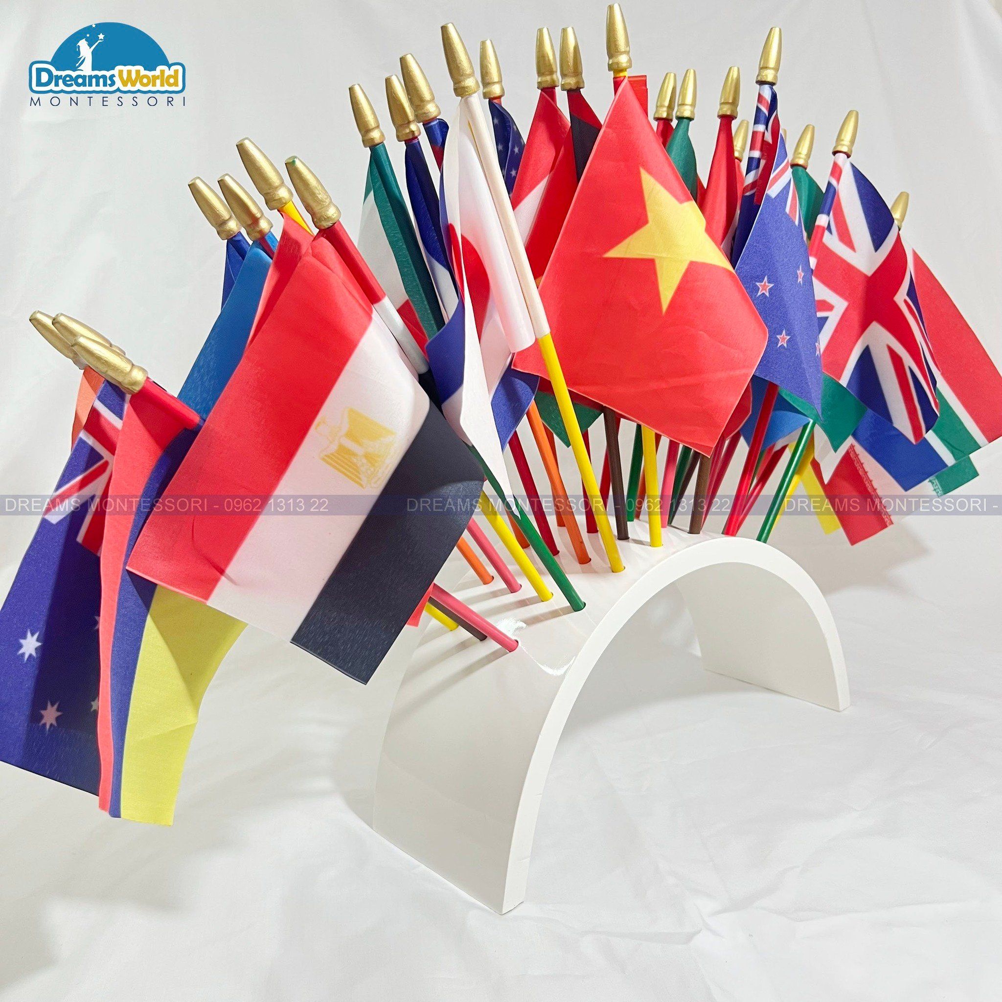 Bộ Cờ Các Nước Đế Cắm Hình Vòm Montessori - Cờ Vải