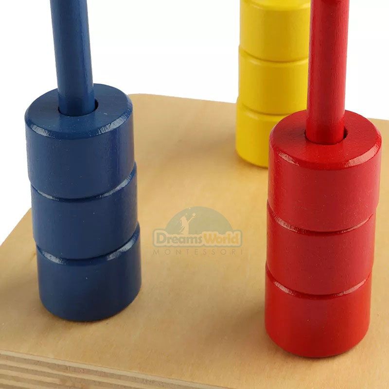 Giáo Cụ Montessori - 3 đĩa tròn khác màu trên 3 trục thẳng đứng - Colored Discs on 3 Colored Dowels-beech basic