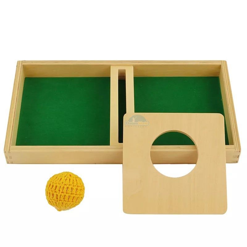 Giáo Cụ Montessori - Luồn quả bóng len - Imbucare board with Kint ball