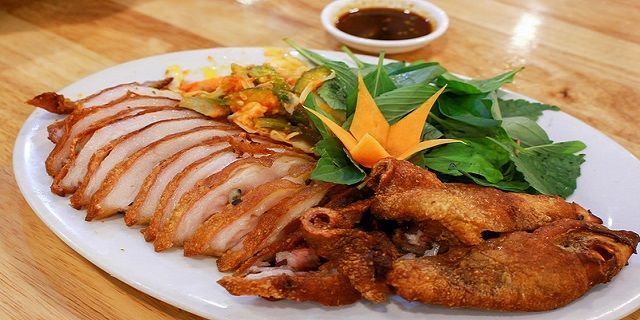 Giò Heo Chiên Giòn Kiểu Đức