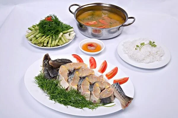 Lẩu Cá Tầm Nấu Măng Chua