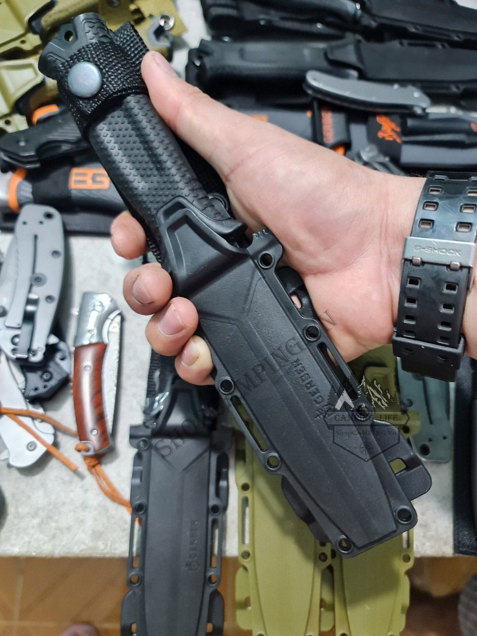 Dao phượt sinh tồn, dao đa năng Gerber strongarm