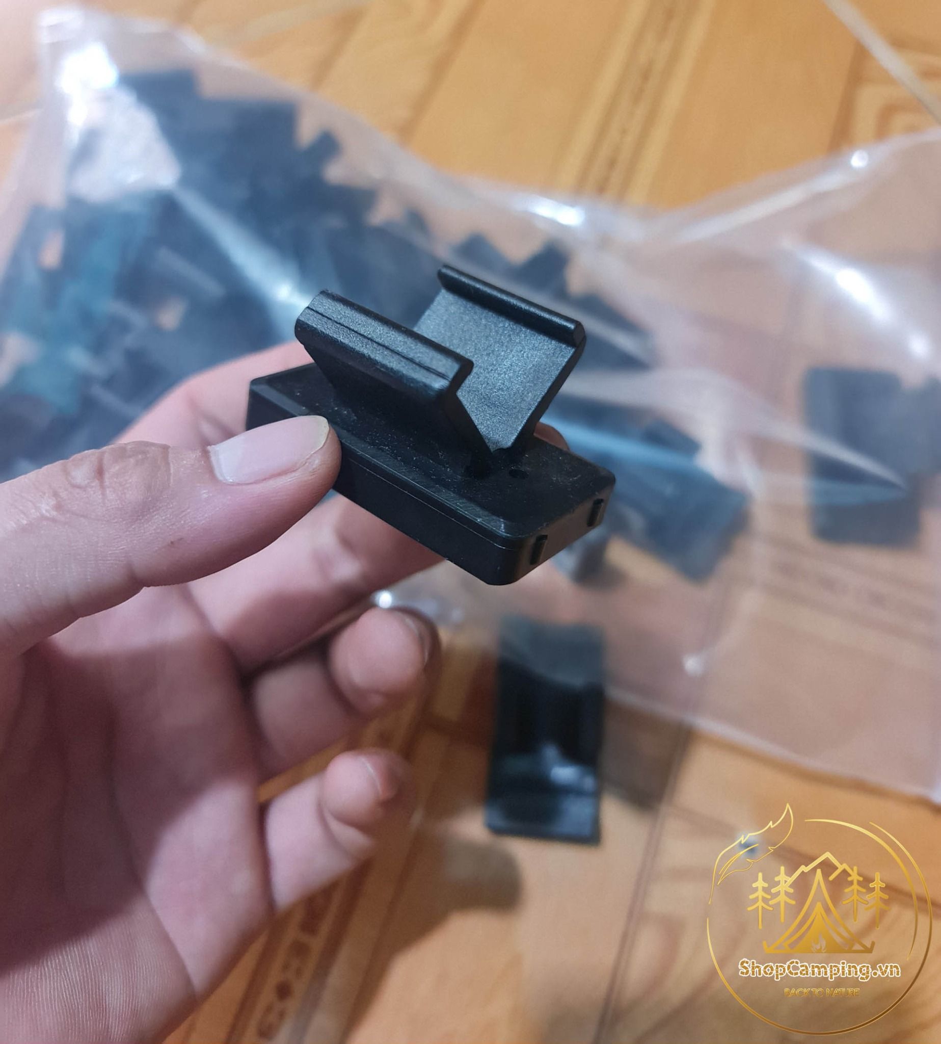 Phụ kiện cố định mặt bàn sắt, nút cố định mặt bàn cuộn cắm trại dã ngoại (bộ 2 nút)